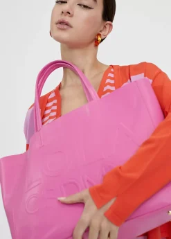 Bolso shopper con logo en relieve Bolsos