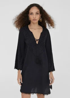 New Caftan corto con bordado Baño