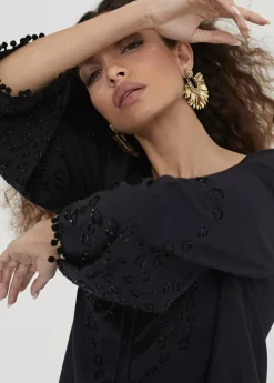 New Caftan corto con bordado Baño