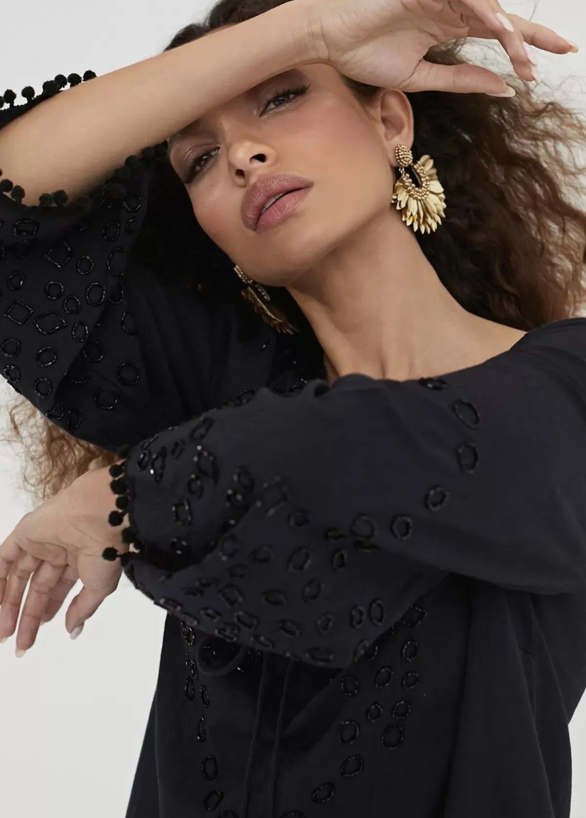 New Caftan corto con bordado Baño