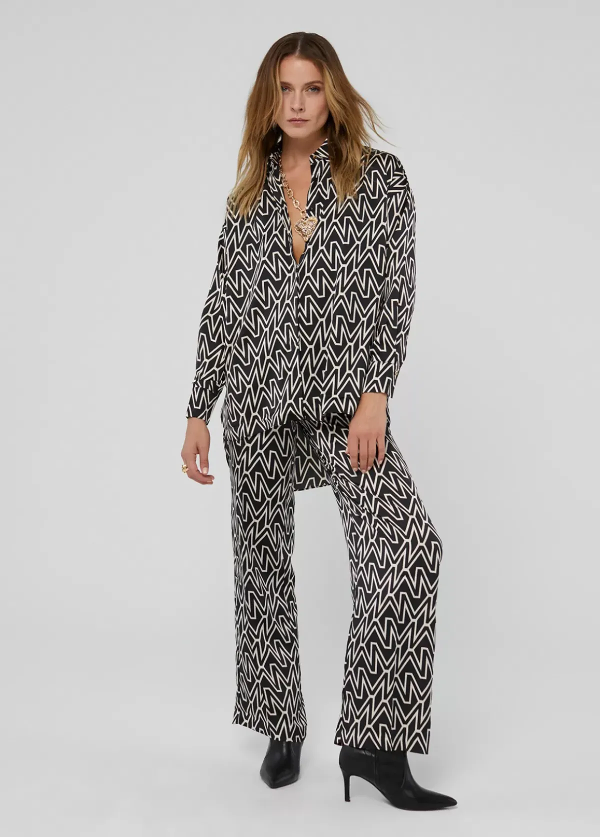 New Camisa larga monograma Camisas Y Blusas