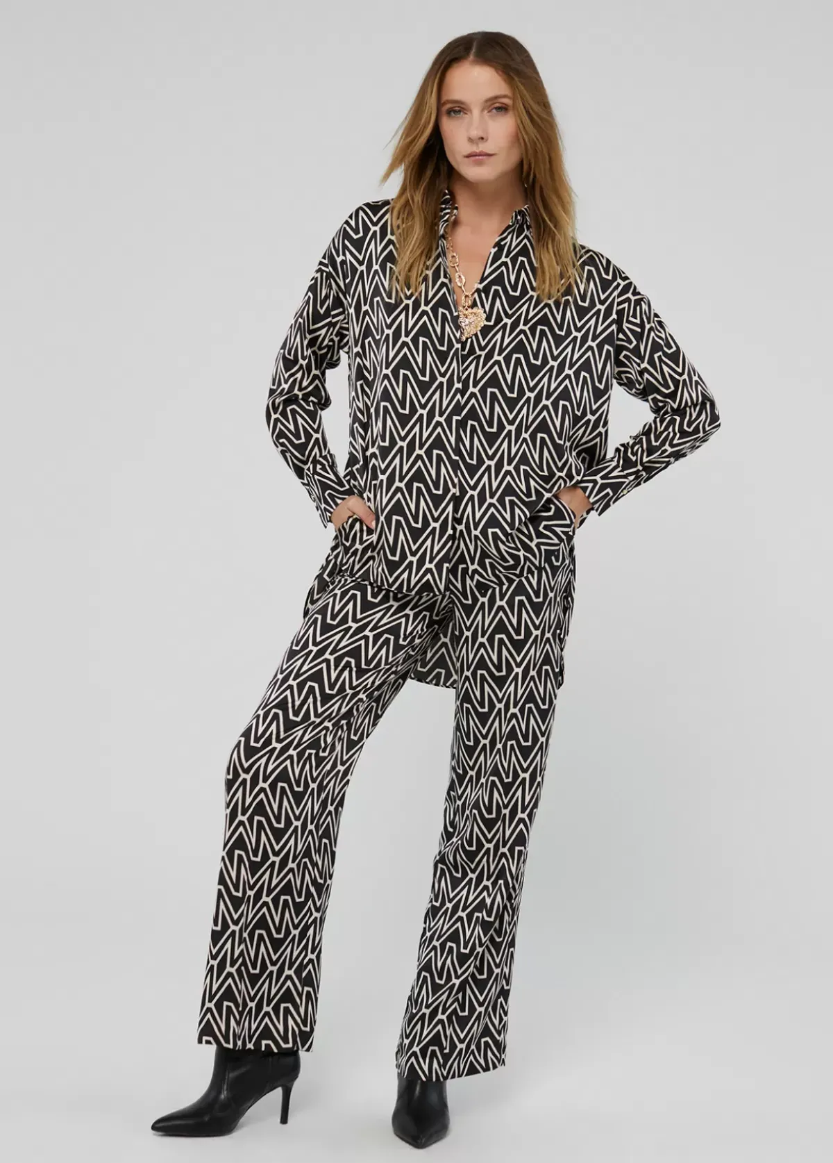 New Camisa larga monograma Camisas Y Blusas