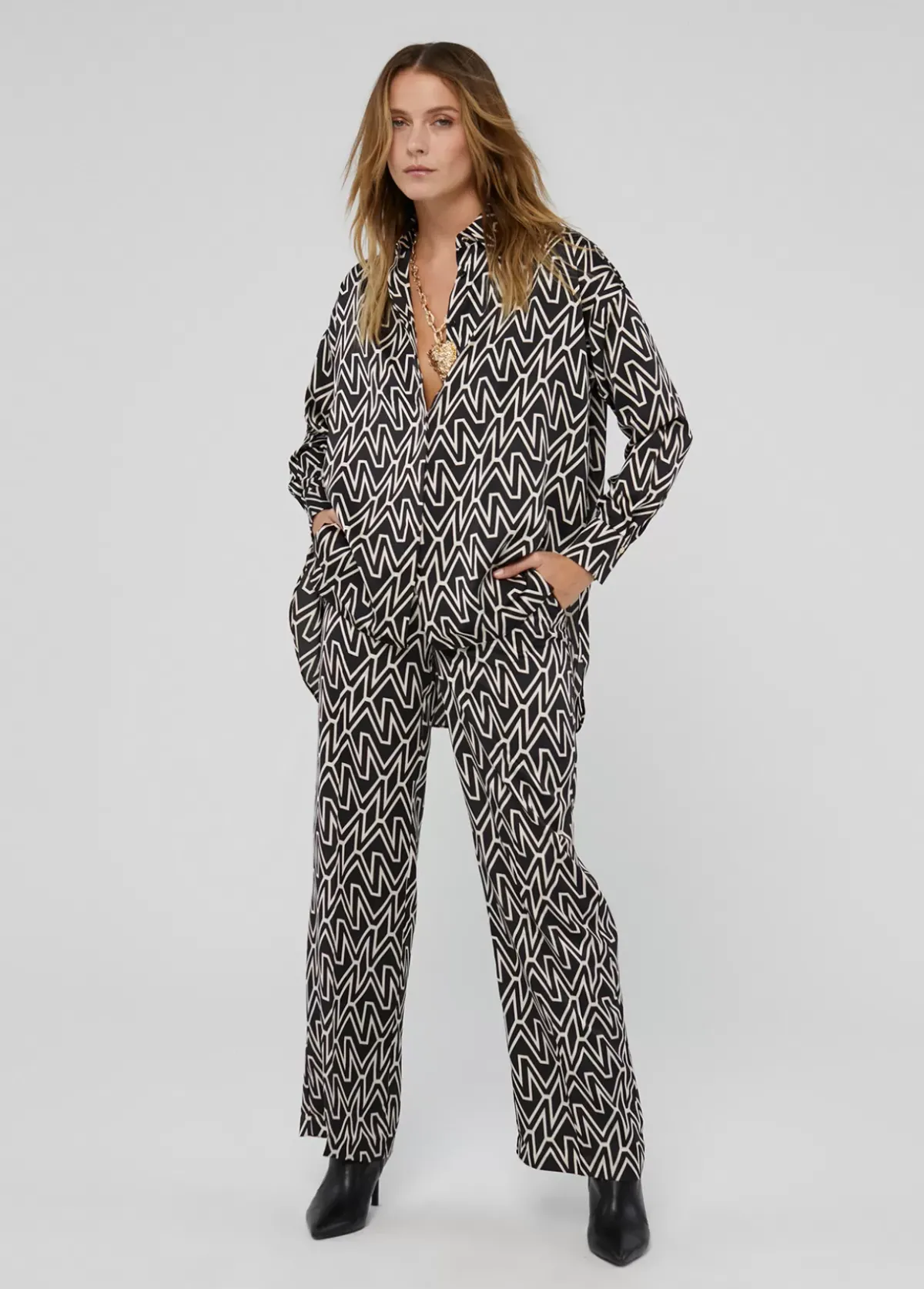 New Camisa larga monograma Camisas Y Blusas