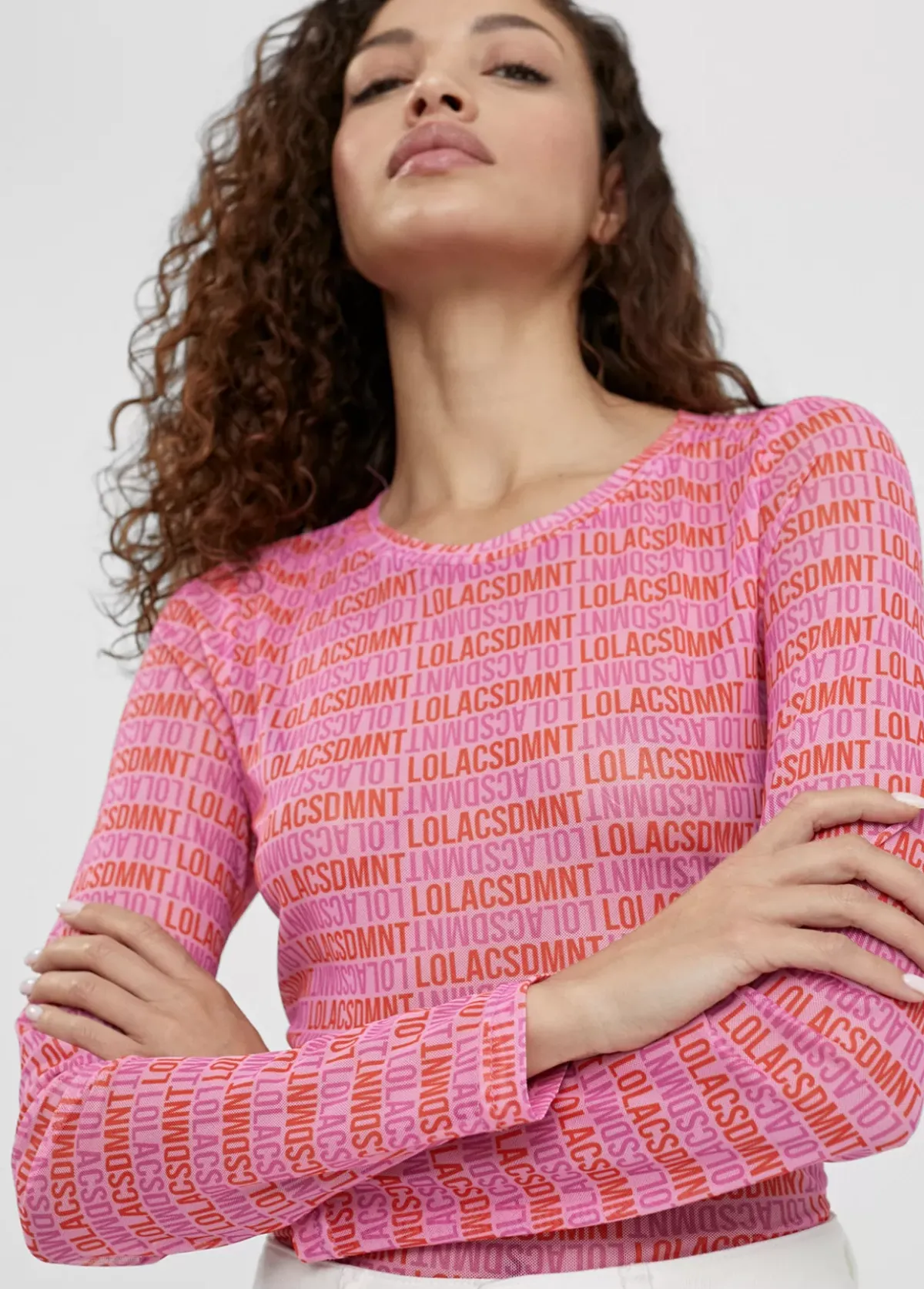 Sale Camiseta monograma Camisetas Y Tops