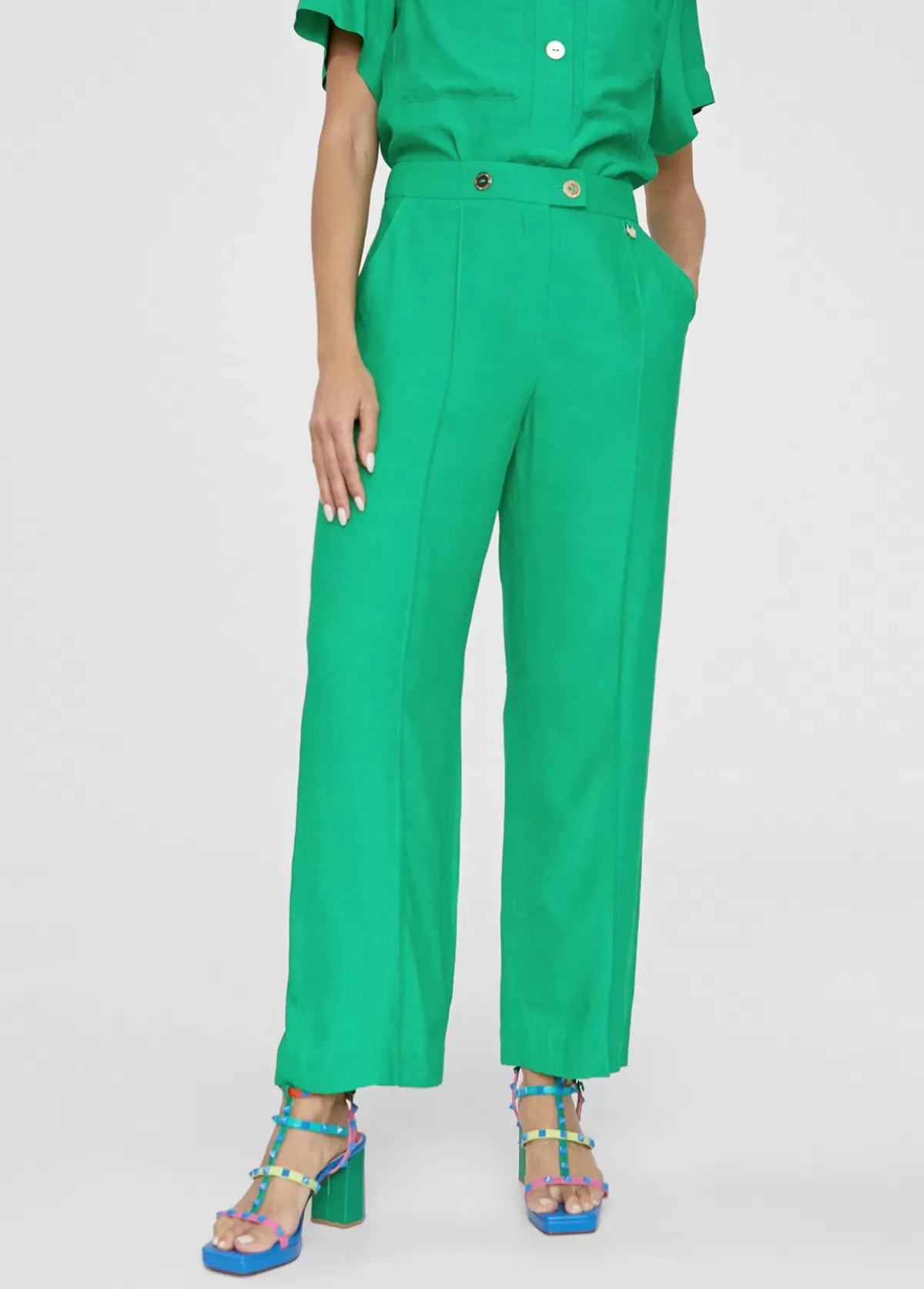 New Pantalón cropped monocolor Pantalones