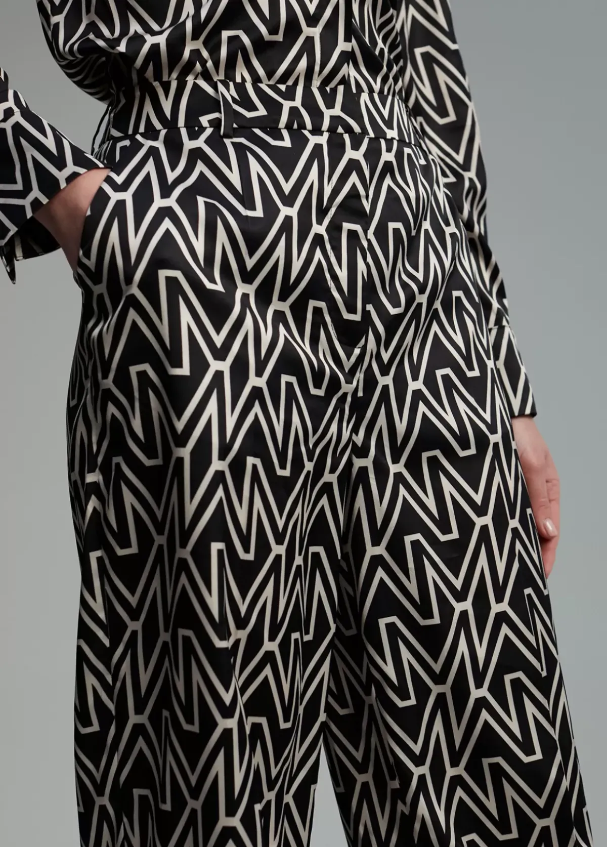 Hot Pantalón monograma M Pantalones