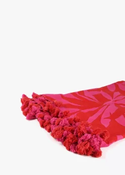 Pareo fucsia y rojo. Accesorios