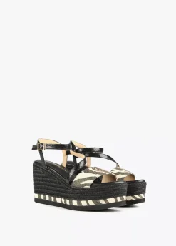 Clearance Sandalia cuña negra y animal print Calzado