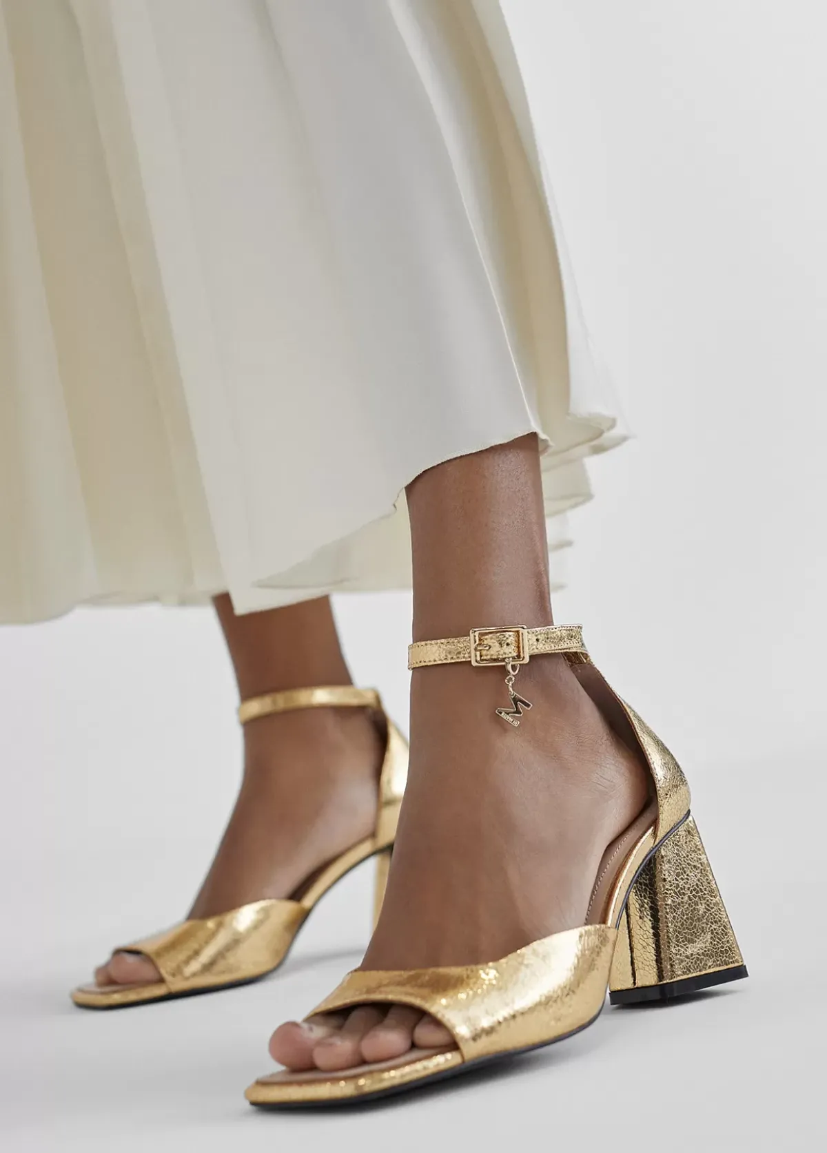 New Sandalia de tacón Calzado